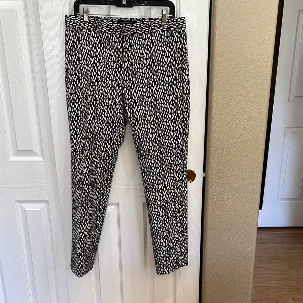 Banana Republic Black and White Patterned Pants - size 8